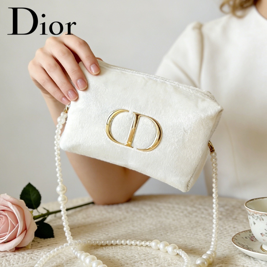 Kosmetyczka podróżna Dior z bi – Women Fashion Logo Design recenzja i cena